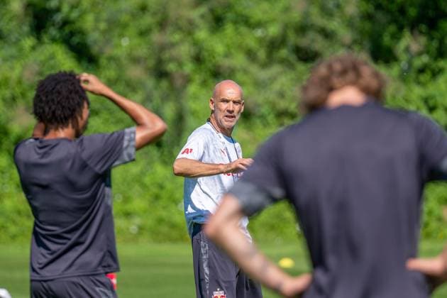SOCCER - UEFA CL, RBS vs Brugge SALZBURG,AUSTRIA,05.AUG.25 - SOCCER - UEFA Champions League, qualification, Red Bull Salzburg vs Club Brugge, preview, training RBS. Image shows head coach Thomas Letsch (RBS).  GEPAxpictures xWolfgangxKofler