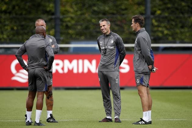 ROTTERDAM - Feyenoord coach Robin van Persie during a training session at training complex 1908, ahead of the third qualifying round Champions League match between Feyenoord and FenerbahoÂße, on Aug. 5, 2025 in Rotterdam, Netherlands. ANP BART STOUTJESDIJK xVIxANPxSportx xxANPxIVx 532854760 originalFilename: 532854760.jpg