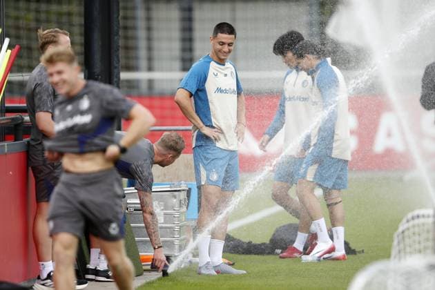 ROTTERDAM - Ezequiel Bullaude of Feyenoord during a training session at training complex 1908, prior to the third qualifying round Champions League match between Feyenoord and FenerbahoÂße, on Aug. 5, 2025 in Rotterdam, Netherlands. ANP BART STOUTJESDIJK xVIxANPxSportx xxANPxIVx 532855720 originalFilename: 532855720.jpg