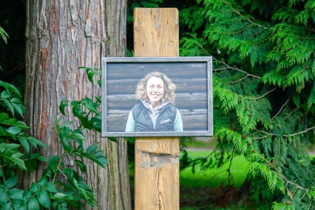 Gedenken an Laura Dahlmeier in Garmisch-Partenkirchen Garmisch-Partenkirchen, 5.8..2025 Gedenkort im Kurpark für Laura Dahlmeier im Kurpark in Garmisch-Partenkirchen Foto: Matthias Gränzdörfer Bayern *** Memorial to Laura Dahlmeier in Garmisch Partenkirchen Garmisch Partenkirchen, 5 8 2025 Memorial in the Kurpark for Laura Dahlmeier in the Kurpark in Garmisch Partenkirchen Photo Matthias Gränzdörfer Bavaria Copyright: xMatthiasxGränzdörferx