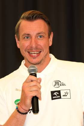 HANDBALL - HBL, Kiel, training camp GRAZ,AUSTRIA,05.AUG.25 - HANDBALL - HBL Handball-Bundesliga, THW Kiel, press conference, PK, Pressekonferenz Image shows head coach Filip Jicha (Kiel).  GEPAxpictures xMarioxBuehner-Weinrauch