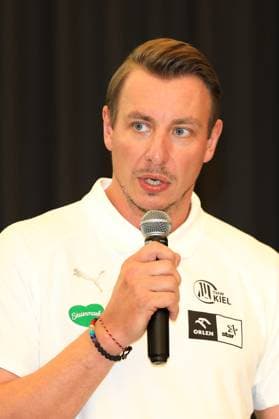 HANDBALL - HBL, Kiel, training camp GRAZ,AUSTRIA,05.AUG.25 - HANDBALL - HBL Handball-Bundesliga, THW Kiel, press conference, PK, Pressekonferenz Image shows head coach Filip Jicha (Kiel).  GEPAxpictures xMarioxBuehner-Weinrauch
