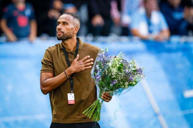 MALMÖ, SWEDEN 20250805 Striker Isaac Kiese Thelin who leaves Malmö FF is thanked before Tuesdays Champions League qualifier between Malmö FF and FC Copenhagen at Eleda Stadion MALMÖ SWEDEN x10600x  Copyright: xAndreasxHillergren TTx CHAMPIONS LEAGUE KVAL MALMÖ-KÖPENHAMN