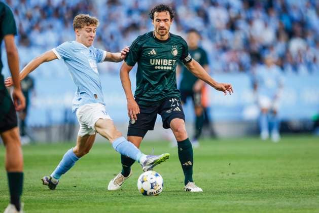 MALMÖ, SWEDEN 20250805 Malmö s Hugo Bolin left and Copenhagen s Thomas Delaney in action during the third qualifying round, 1st leg Champions League soccer match between Malmo FF and FC Copenhagen at Malmo New Stadium in Malmo, Sweden, on Aug 5, 2025 MALMÖ SWEDEN x10600x  Copyright: xAndreasxHillergren TTx SWEDEN SOCCER CHAMPIONS LEAGUE MALMO-COPENHAGEN