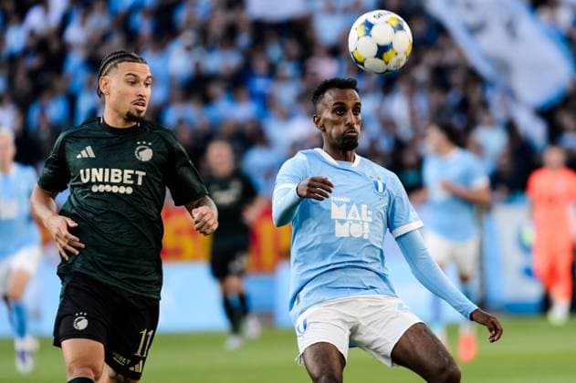 250805 Jordan Larsson of FC Copenhagen and Taha Ali of Malmö FF during the UEFA Champions League qualifier football match between Malmö FF and FC Copenhagen on August 5, 2025 in Malmö Photo Christian Örnberg BILDBYRAN COP 166 CS0745 fotboll football soccer fotball uefa champions league champions league malmö ff fc copenhagen bbeng  Copyright: CHRISTIANxÖRNBERG BB250805CO043