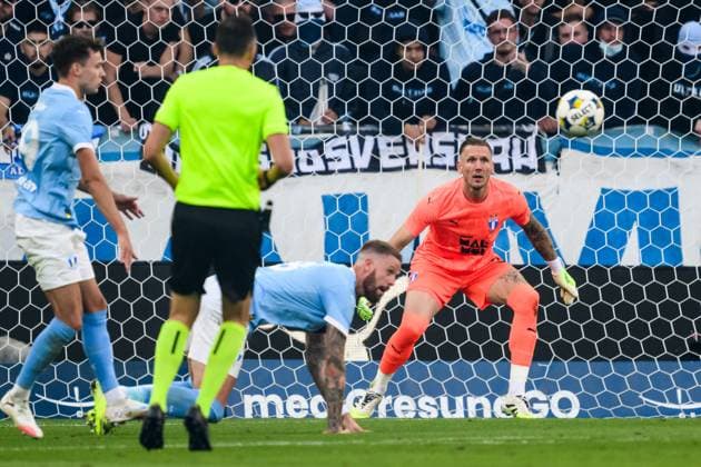 250805 Goalkeeper Robin Olsen of Malmö FF during the UEFA Champions League qualifier football match between Malmö FF and FC Copenhagen on August 5, 2025 in Malmö Photo Carl Sandin BILDBYRAN kod CS CS0745 fotboll football soccer fotball uefa champions league champions league malmö ff fc copenhagen bbeng  Copyright: CARLxSANDIN BB250805CS058