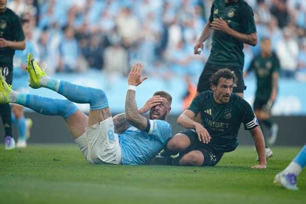 Champions League Malmö FF FC Copenhagen Malmo s Pontus Jansson and Copenhagen s Thomas Delaney during the Champions League match in the third qualifying round between Malmö FF and FC Koebenhavn at Eleda Stadium in Malmö, Tuesday, August 5, 2025 Photo Mads Claus Rasmussen Scanpix 2025 , Malmö Denmark  Copyright: MadsxClausxRasmussenx spdk20250805-193209-L