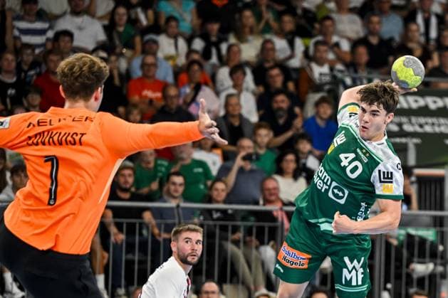 Goalkeeper Mikkel Lovkvist Paris Saint Germain and Elias Newel FRISCH AUF Goeppingen battle for the ball during the Handball Friendly match between Frisch Auf Göppingen and Paris Saint Germain at ratiopharm Arena on August 5, 2025 in Neu Ulm, Germany Photo by Harry Langer DeFodi Images