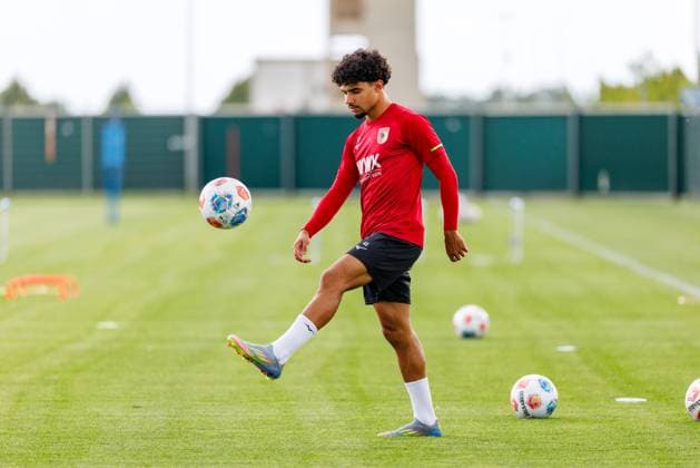 Aiman Dardari 46, FC Augsburg at FC Augsburg, Football, Men, Bundesliga, 2025 2026, public training on 05 08 2025 in Augsburg, WWK Arena DFL and DFB regulations prohibit any use of photographs as image sequences and or quasi video Bayern Germany