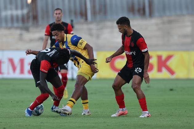 Tyrese Asante (centre) of Maccabi Tel Aviv vies for the ball during the the UEFA Europa League Third qualifying round, 1st leg soccer match between Hamrun Spartans FC and Maccabi Tel Aviv FC at the Tony Bezzina Stadium, in Paola, Malta, on 05 August 2025. UEFA Europa League - Hamrun Spartans FC v Maccabi Tel Aviv FC