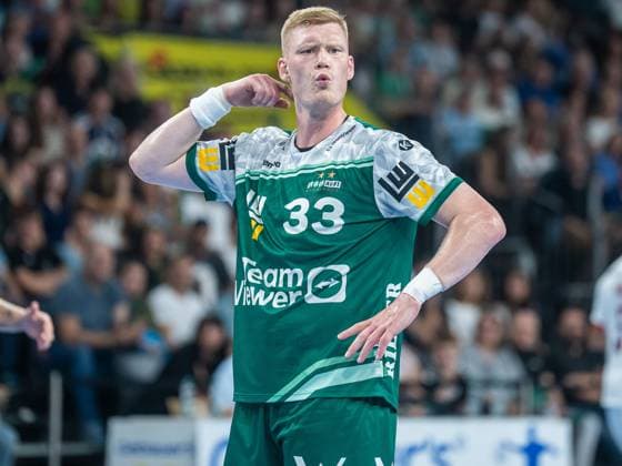 Ymir Oern Gislason Frisch Auf Goeppingen, 33 wonders about a referee decision, Frisch Auf Goeppingen vs Paris Saint Germain, Handball, Test match, Men, 2025 2026 season, 05 08 2025, Frisch Auf Goeppingen vs Paris Saint Germain, Handball, Test match, Men, 2025 2026 season, 05 08 2025 Neu Ulm Copyright: xEibner-Pressefoto MichaelxSchmidx EP_MST