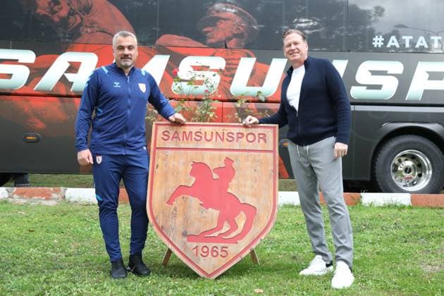 German coach Markus Gisdol SAMSUN, TURKIYE - NOVEMBER 23: German coach Markus Gisdol (R) takes a photo with Samsunspor head coach Thomas Reis (L) during his visit to Samsunspor, where he is the former coach in Samsun, Turkiye on November 23, 2024. Samsun Turkey. Editorial use only. Please get in touch for any other usage.  Copyright: x2025xAnadoluxÄ°lyasxGünx