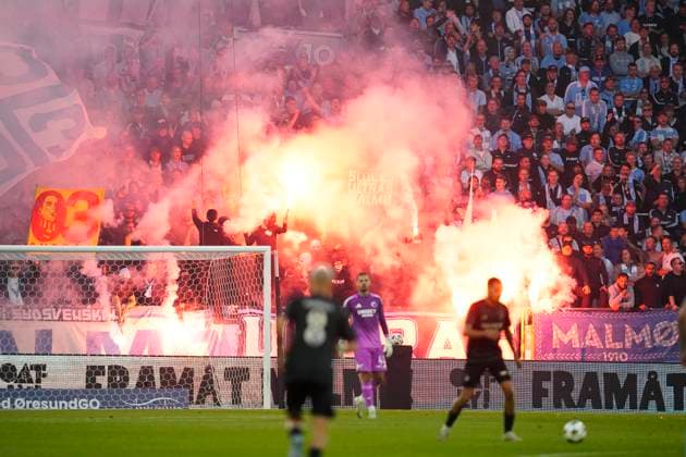 Champions League Malmö FF FC Copenhagen Malmo s fans with flares during the Champions League match in the third qualifying round between Malmö FF and FC Koebenhavn at Eleda Stadion in Malmö, Tuesday, August 5, 2025 Photo Mads Claus Rasmussen Scanpix 2025 , Malmö Denmark  Copyright: MadsxClausxRasmussenx spdk20250805-203522-L
