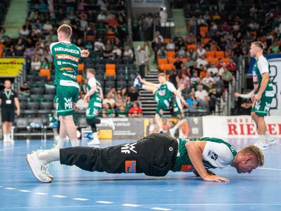 Kristian Saeveras Frisch Auf Goeppingen, 12 when warming up, Frisch Auf Goeppingen vs Paris Saint Germain, Handball, Test match, Men, Season 2025 2026, 05 08 2025, Frisch Auf Goeppingen vs Paris Saint Germain, Handball, Test match, Men, Season 2025 2026, 05 08 2025 Neu Ulm Copyright: xEibner-Pressefoto MichaelxSchmidx EP_MST