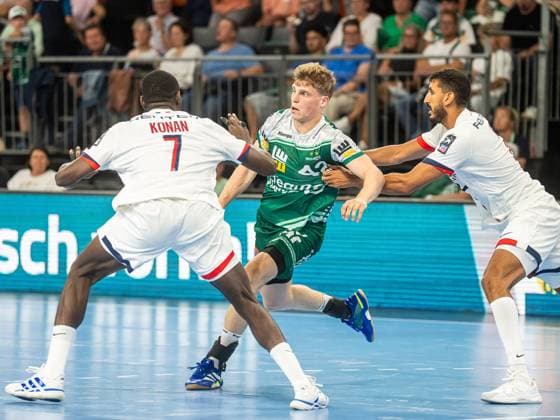 Martin Hanne Frisch Auf Goeppingen, 42 in duel with Yahia Omar Paris Saint Germain, 05 and Karl Konan Paris Saint Germain, 07 , Frisch Auf Goeppingen vs Paris Saint Germain, Handball, Test match, Men, Season 2025 2026, 05 08 2025, Frisch Auf Goeppingen vs Paris Saint Germain, Handball, Test match, Men, Season 2025 2026, 05 08 2025 Neu Ulm Copyright: xEibner-Pressefoto MichaelxSchmidx EP_MST