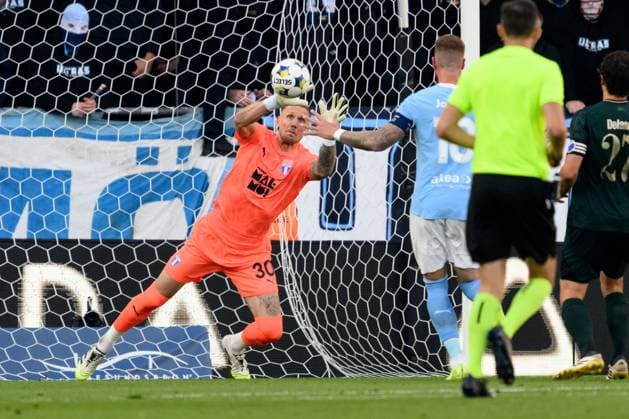 250805 Goalkeeper Robin Olsen of Malmö FF during the UEFA Champions League qualifier football match between Malmö FF and FC Copenhagen on August 5, 2025 in Malmö Photo Carl Sandin BILDBYRAN kod CS CS0745 fotboll football soccer fotball uefa champions league champions league malmö ff fc copenhagen bbeng  Copyright: CARLxSANDIN BB250805CS110