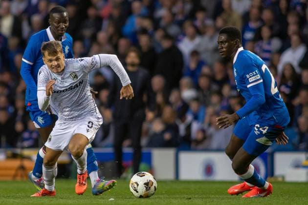 Rangers v Viktoria Plzen Champions League 05 08 2025. Qualifier Denis ViÅ¡inskÃ½ of FC Viktoria PlzeÅˆ tries to get to the loose ball ahead of Nasser Djiga of Rangers FC during the Champions League 3rd qualifying round, 1st leg, Rangers Vs Viktoria Plzen Ibrox Stadium, Glasgow. Scotland, 05 08 2025. Govan Ibrox Stadium Glasgow Scotland Editorial use only , Copyright: xColinxPoultneyx PSI-22497-0032