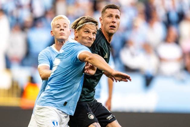 Malmo FF v FC Copenhagen, UEFA Champions League qualification, Malmoe, Sweden Malmo, Sweden. 05th, August 2025. Jens Stryger Larsen (L) of Malmo FF and Lukas Lerager (R) of FC Copenhagen seen during the UEFA Champions League qualification match between Malmo FF and FC Copenhagen at Eleda Stadion in Malmo.  Copyright: xGonzalesxPhoto TobiasxJorgensenx