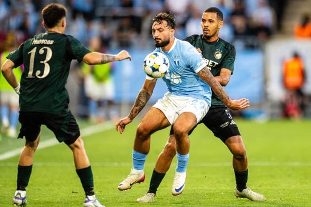 Malmo FF v FC Copenhagen, UEFA Champions League qualification, Malmoe, Sweden Malmo, Sweden. 05th, August 2025. Sead Haksabanovic (29) of Malmo FF and Gabriel Pereira (5) of FC Copenhagen seen during the UEFA Champions League qualification match between Malmo FF and FC Copenhagen at Eleda Stadion in Malmo.  Copyright: xGonzalesxPhoto TobiasxJorgensenx