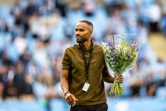 Malmo FF v FC Copenhagen, UEFA Champions League qualification, Malmoe, Sweden Malmo, Sweden. 05th, August 2025. Isaac Thelin is leaving Malmo FF and is praised before the UEFA Champions League qualification match between Malmo FF and FC Copenhagen at Eleda Stadion in Malmo.  Copyright: xGonzalesxPhoto TobiasxJorgensenx