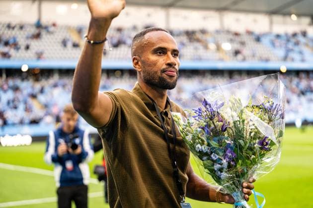 Malmo FF v FC Copenhagen, UEFA Champions League qualification, Malmoe, Sweden Malmo, Sweden. 05th, August 2025. Isaac Thelin is leaving Malmo FF and is praised before the UEFA Champions League qualification match between Malmo FF and FC Copenhagen at Eleda Stadion in Malmo.  Copyright: xGonzalesxPhoto TobiasxJorgensenx