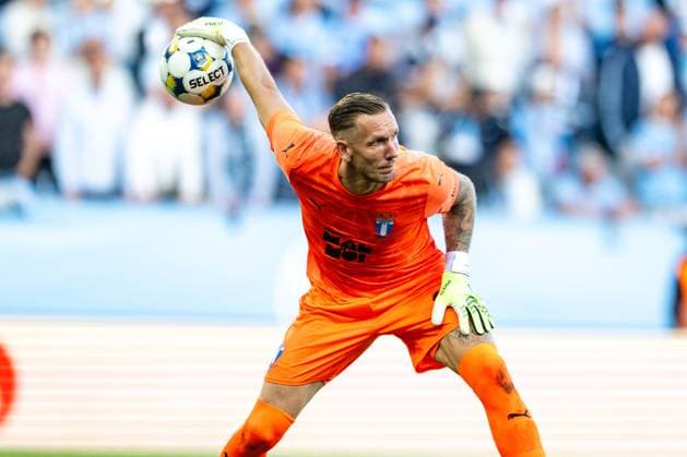 Malmo FF v FC Copenhagen, UEFA Champions League qualification, Malmoe, Sweden Malmo, Sweden. 05th, August 2025. Goalkeeper Robin Olsen (30) of Malmo FF seen during the UEFA Champions League qualification match between Malmo FF and FC Copenhagen at Eleda Stadion in Malmo.  Copyright: xGonzalesxPhoto TobiasxJorgensenx
