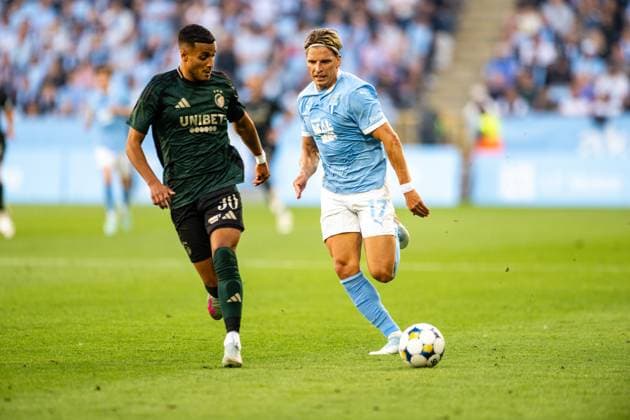 Malmo FF v FC Copenhagen, UEFA Champions League qualification, Malmoe, Sweden Malmo, Sweden. 05th, August 2025. Jens Stryger Larsen (17) of Malmo FF and Elias Achouri (30) of FC Copenhagen seen during the UEFA Champions League qualification match between Malmo FF and FC Copenhagen at Eleda Stadion in Malmo.  Copyright: xGonzalesxPhoto TobiasxJorgensenx