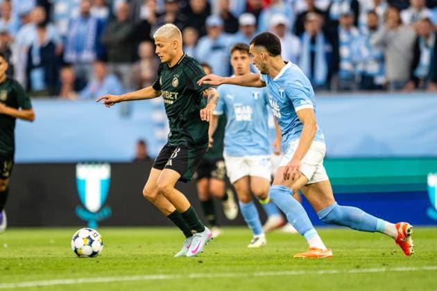 Malmo FF v FC Copenhagen, UEFA Champions League qualification, Malmoe, Sweden Malmo, Sweden. 05th, August 2025. Magnus Mattsson (8) of FC Copenhagen and Andrej Duric (5) of Malmo FF seen during the UEFA Champions League qualification match between Malmo FF and FC Copenhagen at Eleda Stadion in Malmo.  Copyright: xGonzalesxPhoto TobiasxJorgensenx