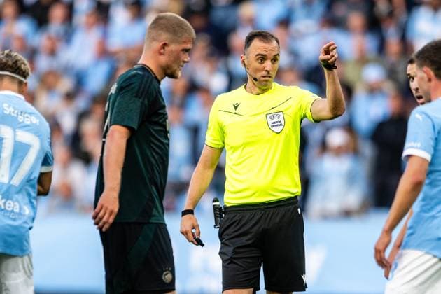 Malmo FF v FC Copenhagen, UEFA Champions League qualification, Malmoe, Sweden Malmo, Sweden. 05th, August 2025. Referee Joao Pinheiro seen during the UEFA Champions League qualification match between Malmo FF and FC Copenhagen at Eleda Stadion in Malmo.  Copyright: xGonzalesxPhoto TobiasxJorgensenx