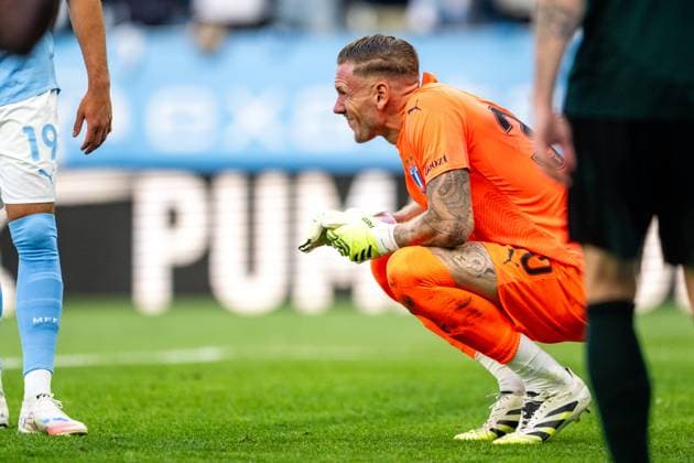 Malmo FF v FC Copenhagen, UEFA Champions League qualification, Malmoe, Sweden Malmo, Sweden. 05th, August 2025. Goalkeeper Robin Olsen (30) of Malmo FF seen during the UEFA Champions League qualification match between Malmo FF and FC Copenhagen at Eleda Stadion in Malmo.  Copyright: xGonzalesxPhoto TobiasxJorgensenx