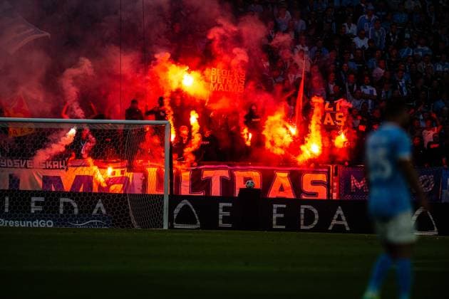 Malmo FF v FC Copenhagen, UEFA Champions League qualification, Malmoe, Sweden Malmo, Sweden. 05th, August 2025. Football fans of Malmo FF seen with flares on the stands at the UEFA Champions League qualification match between Malmo FF and FC Copenhagen at Eleda Stadion in Malmo.  Copyright: xGonzalesxPhoto TobiasxJorgensenx