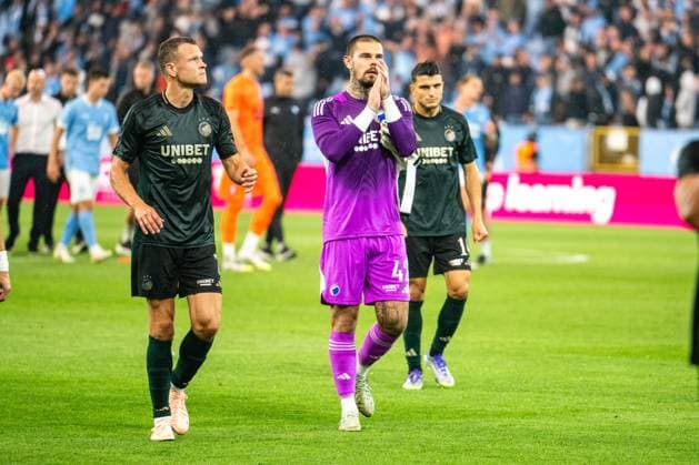 Malmo FF v FC Copenhagen, UEFA Champions League qualification, Malmoe, Sweden Malmo, Sweden. 05th, August 2025. Goalkeeper Dominik Kotarski (42) and Viktor Claesson (7) of FC Copenhagen seen after the UEFA Champions League qualification match between Malmo FF and FC Copenhagen at Eleda Stadion in Malmo.  Copyright: xGonzalesxPhoto TobiasxJorgensenx