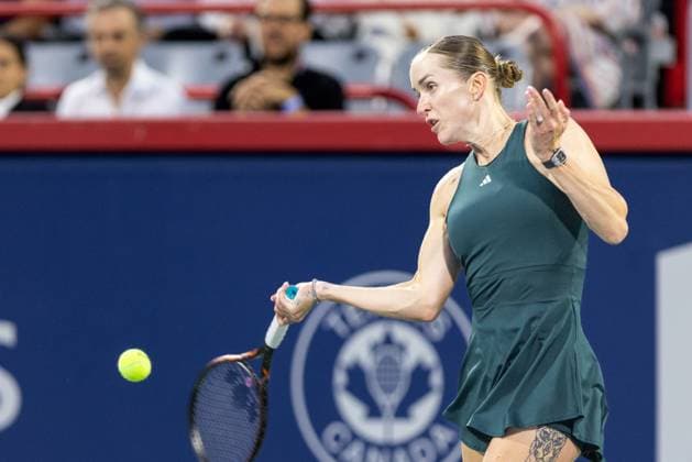 August 5, 2025, Montreal, Quebec, Canada: ELINA SVITOLINA (10) from Ukraine forehand in first set against Naomi Osaka from Japan in quarter final at Canadian Open at IGA stadium in Montreal, Quebec, Canada on 2025-08-05 Montreal Canada - ZUMAl189 20250805_zsp_l189_037 Copyright: xYannickxLegarex