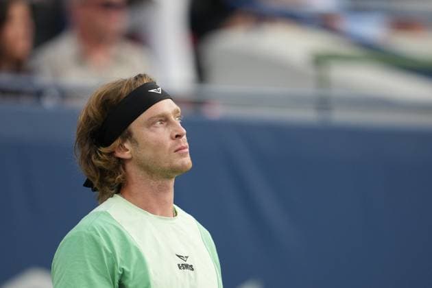 August 5, 2025, Toronto, Ontario, Canada: Andrey Rublev of Russia looks on against Taylor Fritz of the United States during the Men s Singles quarterfinals match on day 10 of the ATP, Tennis Herren Masters 1000 National Bank Open at Sobeys Stadium. on August 4, 2025 in Toronto, Canada. Toronto Canada - ZUMAe321 20250805_zsa_e321_019 Copyright: xLeonardoxRamirezx