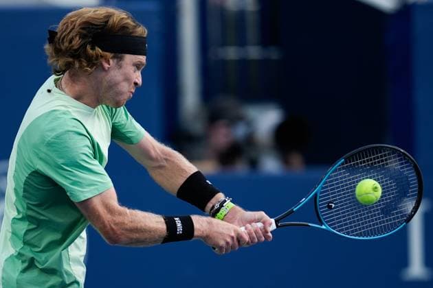 National Bank Open 2025 - Day 11 TORONTO, CANADA - AUGUST 5 : Andrey Rublev in action against Taylor Fritz of the United States during the men’s singles quarterfinals on day eleven of the 2025 National Bank Open at Sobeys Stadium in Toronto, Ontario, Canada on August 5, 2025. Mert Alper Dervis Anadolu Ontario Canada. Editorial use only. Please get in touch for any other usage.  Copyright: x2025xAnadoluxMertxAlperxDervisx