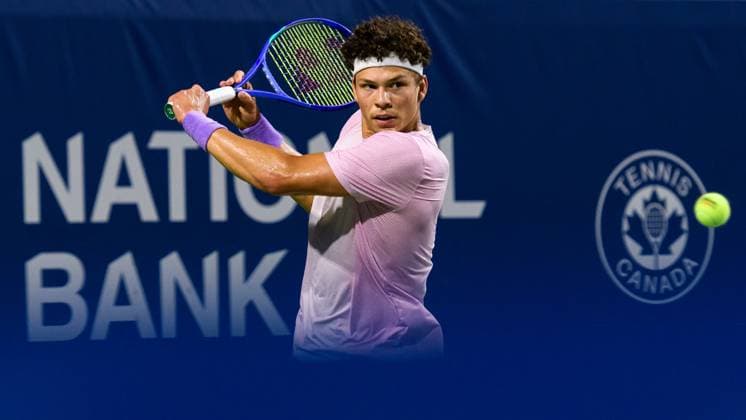 August 5, 2025, Toronto, Ontario, Canada: BEN SHELTON of the US returns a shot against ALEX DE MINAUR of Australia during the National Bank Open Presented by Rogers at Sobeys Stadium. Toronto Canada - ZUMAr228 20250805_znp_r228_019 Copyright: xVasiliyxRyabykhx