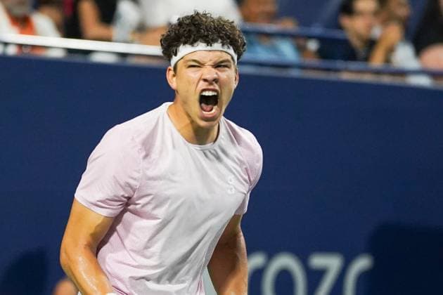 August 5, 2025, Toronto, Ontario, Canada: Ben Shelton of the United States celebrates a point against Alex De Minaur of Australia during the Men s Singles quarterfinals match on day 10 of the ATP, Tennis Herren Masters 1000 National Bank Open at Sobeys Stadium. on August 5, 2025 in Toronto, Canada. Toronto Canada - ZUMAe321 20250805_zsa_e321_113 Copyright: xLeonardoxRamirezx