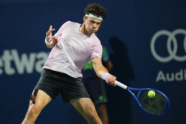 August 5, 2025, Toronto, Ontario, Canada: Ben Shelton of the United States plays a forehand against Alex De Minaur of Australia during the Men s Singles quarterfinals match on day 10 of the ATP, Tennis Herren Masters 1000 National Bank Open at Sobeys Stadium. on August 5, 2025 in Toronto, Canada. Toronto Canada - ZUMAe321 20250805_zsa_e321_105 Copyright: xLeonardoxRamirezx