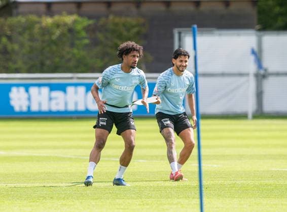 Soccer, Men, Season 2025 26, 2 Bundesliga, Hertha BSC, Training, f l Jeremy Dudziak Hertha BSC , Kevin Sessa Hertha BSC , 06 08 2025, Copyright: xSebastianxRäppold MatthiasxKochx