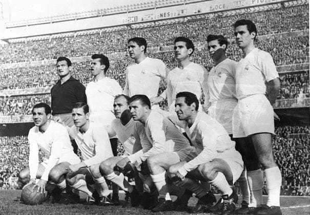 Fussball Spanien Eine Mannschaft von Real Madrid. U.B.z. stehend v.l. Torwart Alonso, ?, ?, ?, Vidal, Zarraga; hockend v.l. ?, Raymond Kopa, Alfredo di Stefano, Ferenc Puskas und Gento. !ACHTUNG AUFNAHMEDATUM GESCHÄTZT! *** Football Spain a Team from Real Madrid u B Z standing v l Goalkeeper Alonso, , , , Vidal, Zárraga crouching v l , Raymond Kopa, Alfredo Tue Stefano, Ferenc Puskas and Gento ATTENTION date estimated !ACHTUNG AUFNAHMEDATUM GESCHÄTZT!