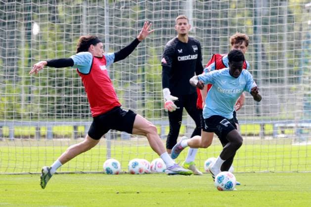 DEU, DFL, 2 FBL Hertha BSC, Training, 06 08 2025, Sportforum, Berlin, DEU, DFL, 2 FBL Hertha BSC, Training, im Bild Boris Lum Hertha BSC Berlin 21 , Fabian Reese Hertha BSC Berlin 11 DFL regulations prohibit any use of Photographs as image sequences and or quasi video nordphotoxGmbHx xEngler nph00076