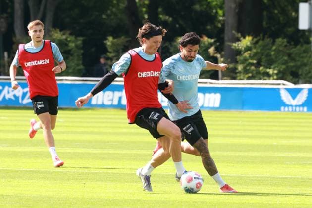 DEU, DFL, 2 FBL Hertha BSC, Training, 06 08 2025, Sportforum, Berlin, DEU, DFL, 2 FBL Hertha BSC, Training, in the picture Fabian Reese Hertha BSC Berlin 11 , Kevin Sessa Hertha BSC Berlin 8 DFL regulations prohibit any use of Photographs as image sequences and or quasi video nordphotoxGmbHx xEngler nph00076