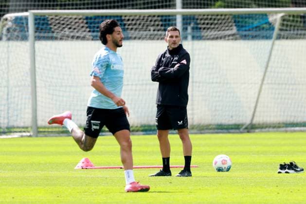 DEU, DFL, 2 FBL Hertha BSC, Training, 06 08 2025, Sportforum, Berlin, DEU, DFL, 2 FBL Hertha BSC, Training, im Bild Cheftrainer Stefan Leitl Hertha BSC Berlin , Kevin Sessa Hertha BSC Berlin 8 DFL regulations prohibit any use of Photographs as image sequences and or quasi video nordphotoxGmbHx xEngler nph00076