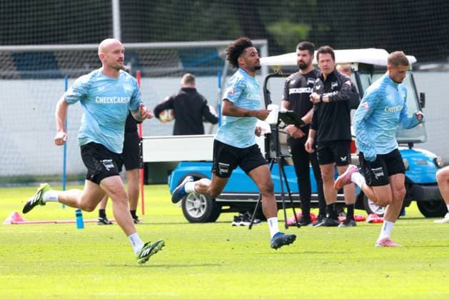 DEU, DFL, 2 FBL Hertha BSC, Training, 06 08 2025, Sportforum, Berlin, DEU, DFL, 2 FBL Hertha BSC, Training, im Bild Auslafen, Hertha Spieler, Toni Leistner Hertha BSC Berlin 37 , Jeremy Dudziak Hertha BSC Berlin 19 , Michael Cuisance Hertha BSC Berlin 10 DFL regulations prohibit any use of Photographs as image sequences and or quasi video nordphotoxGmbHx xEngler nph00076