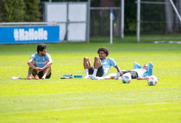 Soccer, Men, Season 2025 26, 2 Bundesliga, Hertha BSC, Training, f l Kevin Sessa Hertha BSC , Jeremy Dudziak Hertha BSC , Michael Cuisance Hertha BSC , 06 08 2025, Copyright: xSebastianxRäppold MatthiasxKochx