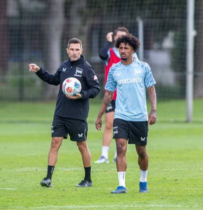 Soccer, Men, Season 2025 26, 2 Bundesliga, Hertha BSC, Training, f l Coach Stefan Leitl Hertha BSC , Jeremy Dudziak Hertha BSC , 06 08 2025, Copyright: xSebastianxRäppold MatthiasxKochx