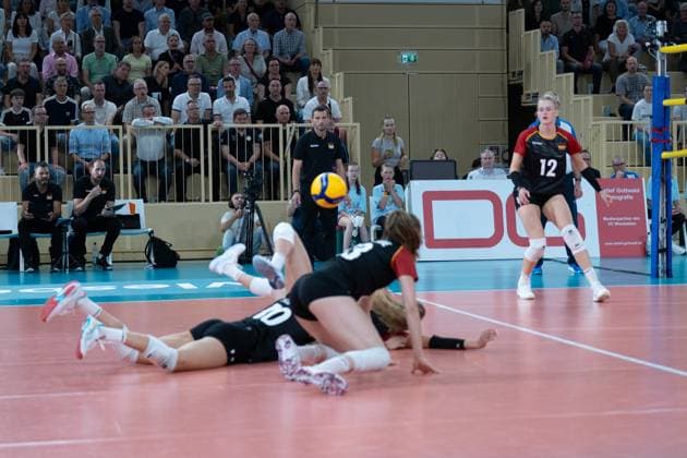 06 08 2025, xhfmx, Volleyball European Championship Qualification, Germany Switzerland v l Lena Stigrot Germany and Emilie Weske Germany try to keep a ball in play DFL DFB REGULATIONS PROHIBIT ANY USE OF PHOTOGRAPHS as IMAGE SEQUENCES and or QUASI VIDEO Wiesbaden
