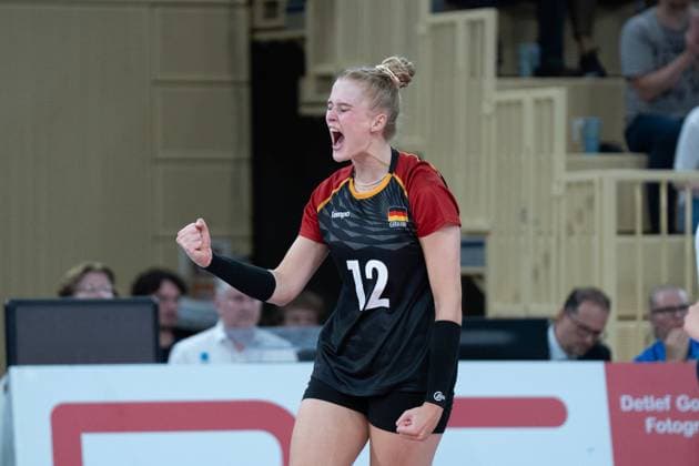 06 08 2025, xhfmx, Volleyball EM Qualification, Germany Switzerland Hanna Orthmann Germany cheers against Switzerland DFL DFB REGULATIONS PROHIBIT ANY USE OF PHOTOGRAPHS as IMAGE SEQUENCES and or QUASI VIDEO Wiesbaden