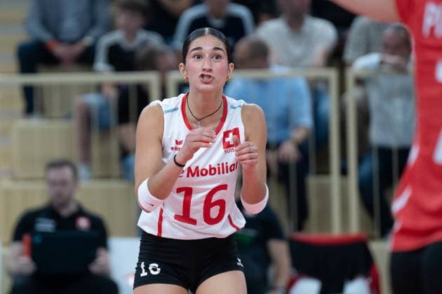 06 08 2025, xhfmx, Volleyball EM Qualification, Germany Switzerland Fabiana Mottis Switzerland gives instructions to her teammate DFL DFB REGULATIONS PROHIBIT ANY USE OF PHOTOGRAPHS as IMAGE SEQUENCES and or QUASI VIDEO Wiesbaden