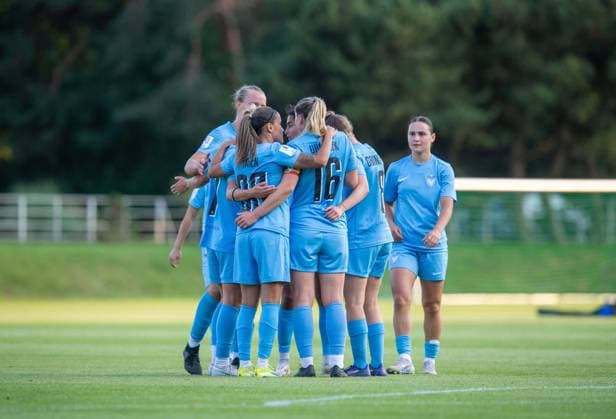 Soccer, Women, Season 2025 26, Test match, Hertha BSC FC Viktoria 1889 Berlin, f l Aylin Yaren Viktoria , Kim Urbanek Viktoria , Alisa Grincenco Viktoria , Celebration after goal to 1 1, 06 08 2025, Copyright: xSebastianxRäppold MatthiasxKochx